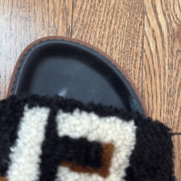 Fendi Shearling logo slides - Picture 4 of 7
